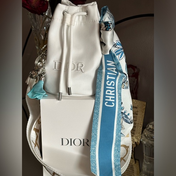 Dior - Picture 2 of 16